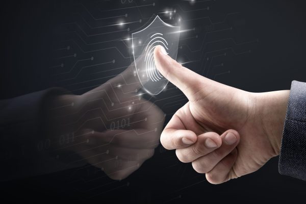 Biometric technology background with fingerprint scanning system Hintergrund der Biometrischen Technologie mit Fingerabdruck-Scannersystem auf einem virtuellen Bildschirm, digitale Remixe.